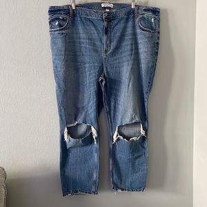 Abercrombie & Fitch Curve Love The Ankle Straight Ultra High Rise